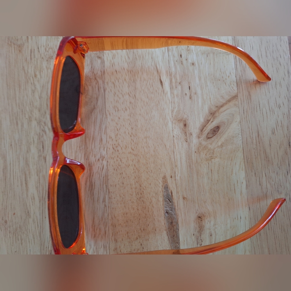 NWOT Orange Framed Sunglasses Ducks Hockey Logo 90s Retro Vibes Y2k